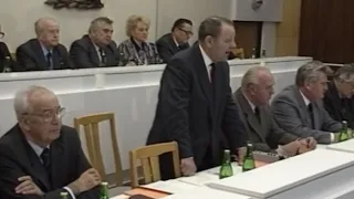 Komunisti zložili svoje funkcie (1989)