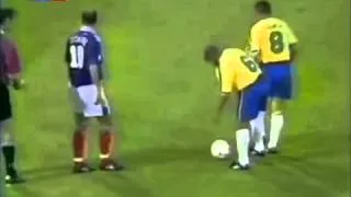 el mejor gol de tiro libre de la historia (roberto carlos)