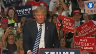 Donald Trump Breaks Teleprompter