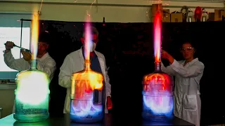 Chem Group students demo Experiments