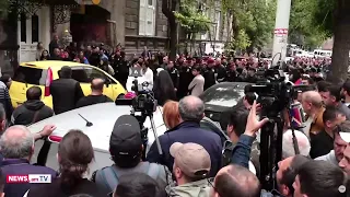 ПРОТЕСТЫ И БУНТ! В АРМЕНИИ ОПОЛЧИЛИСЬ ДРУГ ПРОТИВ ДРУГА: "МНОГОТЫСЯЧНАЯ МАССА ВНОВЬ ОБМАНУЛАСЬ"...