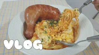 [VLOG]자취브이로그🍳|훈제닭다리를 곁들인 콘치즈로제불닭|햄치즈밥|푸라닭매드갈릭치킨|동네벚꽃구경🌸|먹로그모음집🍿