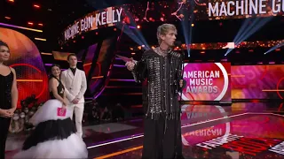 Machine Gun Kelly Wins Favorite Rock Artist - AMAs 2021