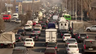 "Жолайырық ашылды, кептеліс күшейді". Ұлжан ықшамауданы халқы неге наразы?