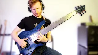 Bohemian Rhapsody on FRETLESS BASS sounds BREATHTAKING