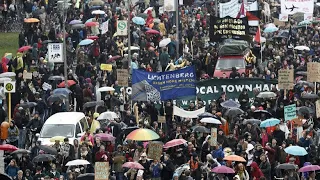 Tausende demonstrieren gegen den "Mietenwahnsinn" in Berlin