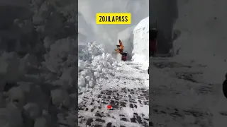 Zojila Pass Heavy Snowfall ❄️ #shortsfeed #shortvideo #zojilapass #ladakh #shorts #viral #viralvideo