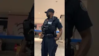 Toronto police in downtown mall