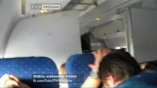 Materiał ze środka lądującego Boeinga 767 - "Fakty" TVP Wrocław