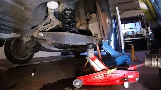 How to change the rear springs VW Passat / Как поменять задние пружины VW Passat