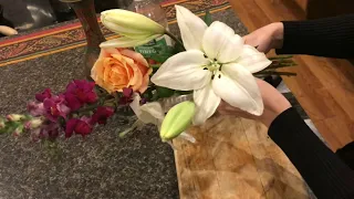 does sugar and vinegar REALLY make your cut flowers last longer??