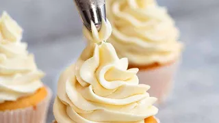 My Secret Fluffy Vanilla Frosting