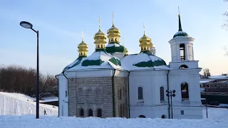 Прогулка по Киеву. Церковь Спаса на Берестове возле Печерской Лавры.