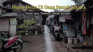 Heavy Rain in a narrow Alley of Jakarta || Sampai Terjebur Selokan