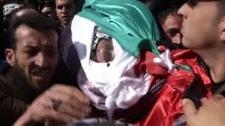 Palestinians bury prisoner who died in Israeli jail