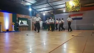 Danza Paraguaya con machetes "Arierros"