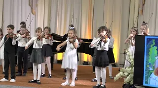 Черненко А., Моцарт и немного джаза - ансамбль скрипачей младших классов "Алегретто"