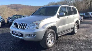 Toyota Landcruiser LC-4 in silver. The 8 seat, go-anywhere luxury 4wd. Review and virtual viewing.