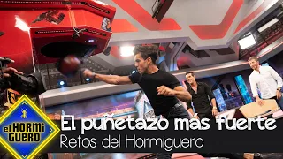 Mario Casas y Óscar Casas demuestran quién tiene más fuerza dando puñetazos - El Hormiguero