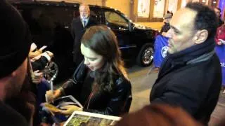 Emilia Clarke won't sign any photo at Breakfast at Tiffany's show. E1autographs