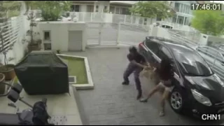 Watch This Stupid Robber Kicked Ass by A Woman