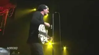 blink-182 -  (Live) I won't be home for christmas 2011