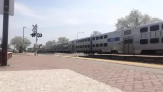 Metra F40PH-2 150 Pulls a Train Into Mount Prospect IL