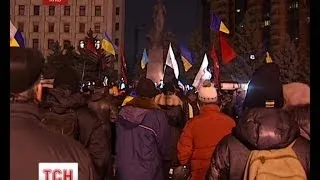 Барикади у центрі Києва можуть простояти всі різдвяні свята