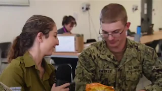 See How These American Soldiers React to Israeli Snacks