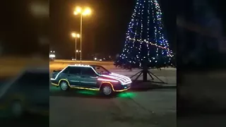 Новогодняя машина в Крыму в Симферополе