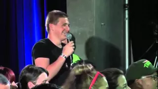 Kid Gets OWNED by Bryan Cranston at Comic Con