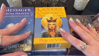 How To Use Multiple Tarot & Oracle Decks Together in Readings!-Multiple ways! Tips!