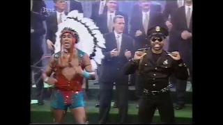 Far away in America - Die Deutsche Fußball-Nationalmannschaft und Village People