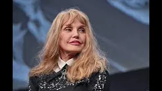 Arielle Dombasle décédée  comment elle a évité de payer ses contraventions pendant plusieurs anné