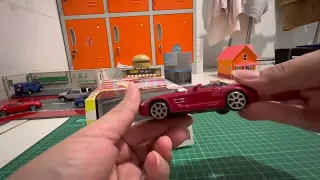 Bburago City 1/43 Car Dealer Diorama and Mercedes-Benz SLS AMG Roadster Diecast unboxing and review