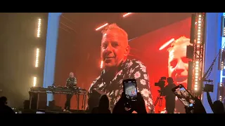 Fatboy Slim intro Edinburgh, Don't stop me now/eat sleep rave repeat