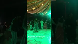 Kinza Hashmi dance with little brother of Saboor Aly in Mehndi ceremony #kinzahashmi #sabooraly