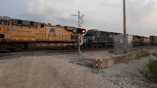 😎 Union Pacific (UP) 70-mph Intermodal Blasting East!!! 💪👍