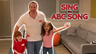 Sing the ABC song At home with Steve and Maggie | Learn English