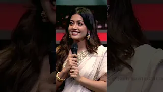 Evalo cute ah irukaru!  | #Shorts #Varisuaudiolaunch | Sun TV