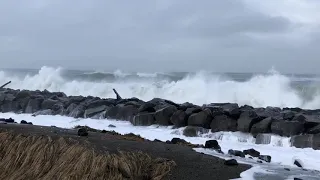 Photographer dropped to the ground by force of water during High Surf Advisory in Washington