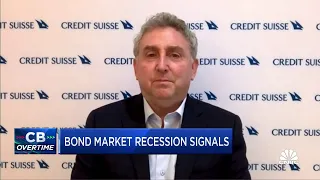 Credit Suisse's Jonathan Golub says yield curve indicators predicts no recession until 2025