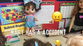 BABY ALIVE Mary has a accident at school!😖 School episode!