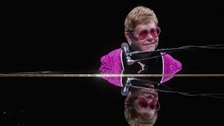 Elton John y Taron Egerton cantando YOUR SONG en el concierto de HOVE