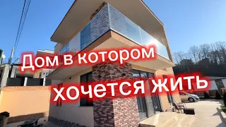 В таком милом доме хочется жить в Сочи с видом на море. Дом Хайтек с ремонтом и мебелью. Для жизни