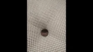 Как востановить пуговицу в мебельной подушке.// How to restore a button in the furniture cushion.