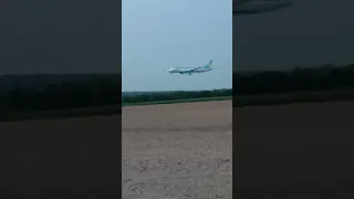 Посадка b787-8 Dreamliner Uzbekistan Airways в Домодедово