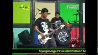 Endless Holiday - After Midnight (Blink 182 Covers) Live at Jogja TV