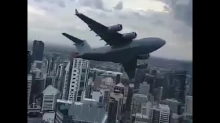 C-17A Globemaster flys low over Woolloongabba & Fortitude Valley