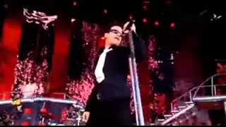 ROBBIE WILLIAMS   Let Me Entertain You Live At Knebworth